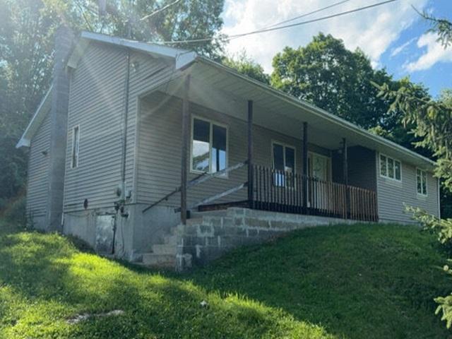 Diviesti Dr, Marlboro, NY 12542