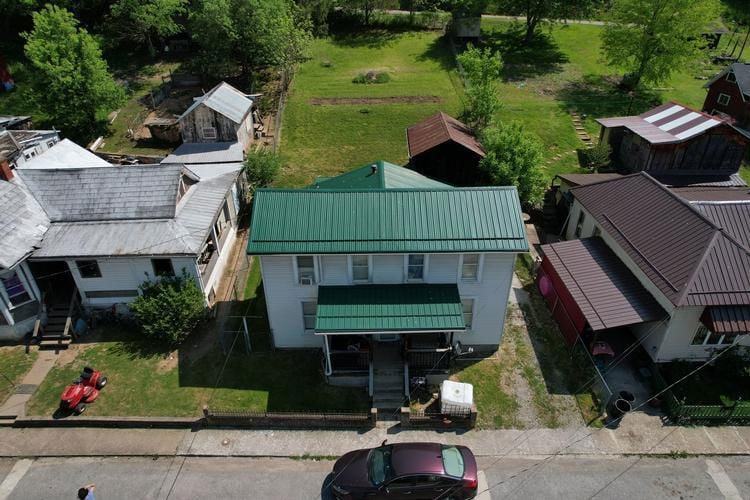 318 BROAD ST  , Weston, WV 26452 