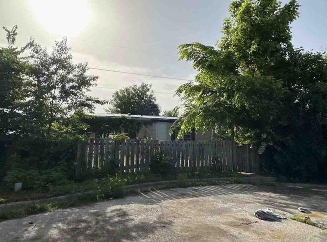 Tyler Cir, Hollister, MO 65672