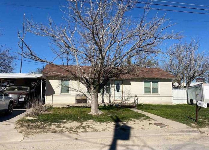 705 E 1ST ST  , Big Lake, TX 76932 