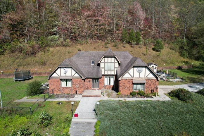 105 ROSE MOUNTAIN  , Oceana, WV 24870 