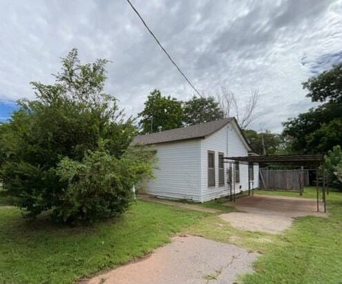 420 N Howard Avenue , Elk City, OK 73644 