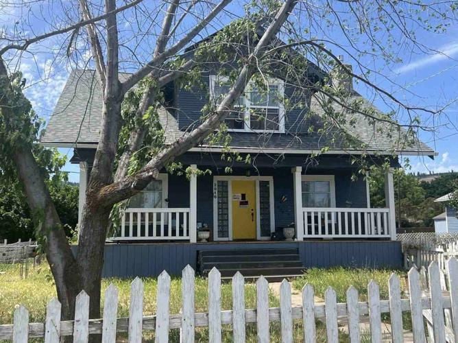 2016 ADAMS AVE  , La Grande, OR 97850 