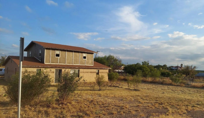 818 E Austin Street  , Asherton, TX 78827 