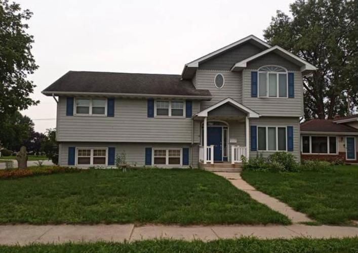 2104 BLUEBIRD LN  , Highland, IN 46322 