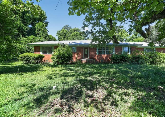 Dunn St, Eupora, MS 39744