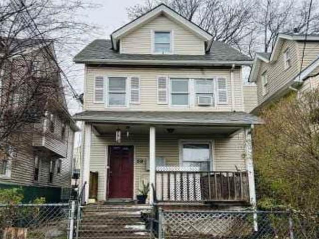 Crescent Ave, New Rochelle, NY 10801
