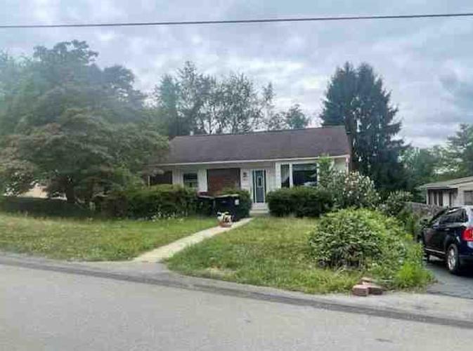 Fox Ave, Beaver Falls, PA 15010