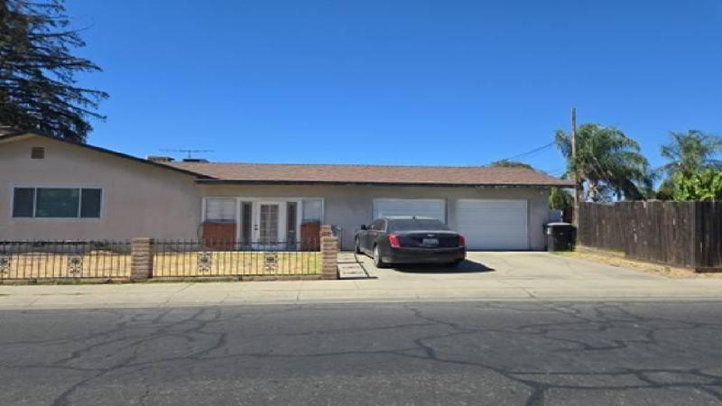 Terrace St, Visalia, CA 93277