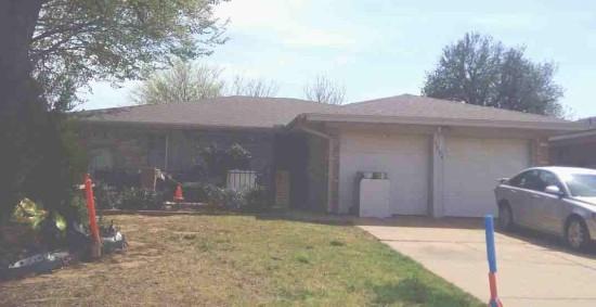 70th St, Warr Acres, OK 73132