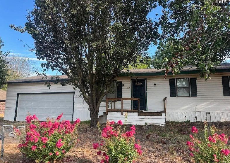 Mcdaniel St, Mineola, TX 75773