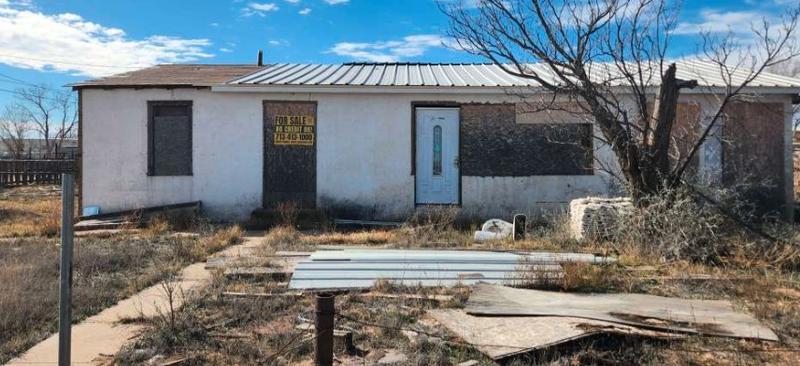 Avenue A , Grandfalls, TX 79742
