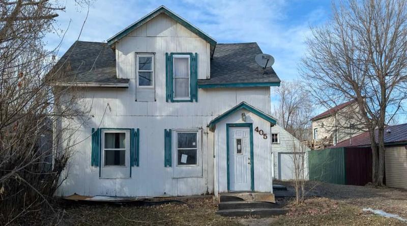 4th St, Fairview, MT 59221