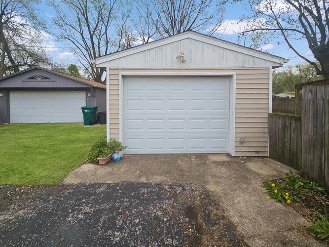 Saint Thomas Ln, East Saint Louis, IL 62206 #1