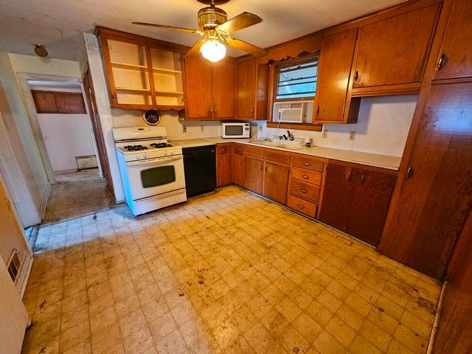 Elm St, Endeavor, WI 53930 #1