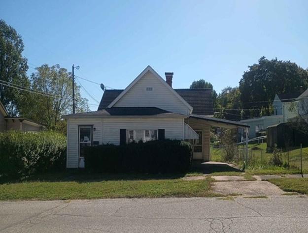9th St, Connersville, IN 47331