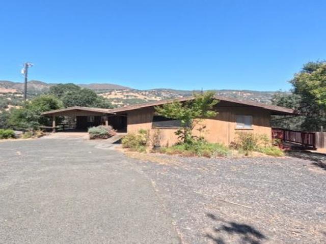 Sanel Dr, Ukiah, CA 95482