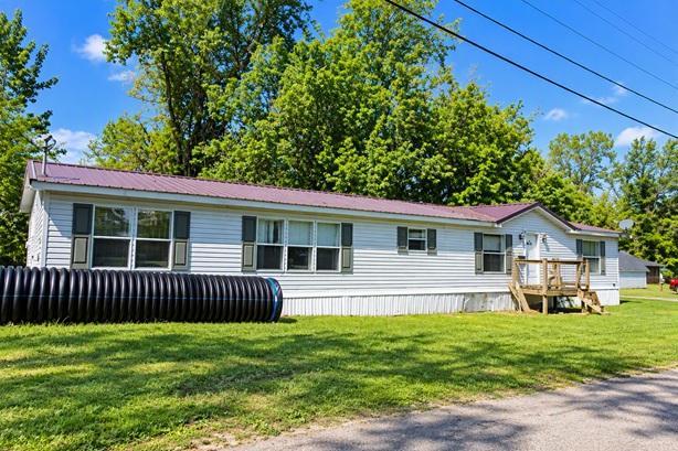 6th Ave, Paden City, WV 26159