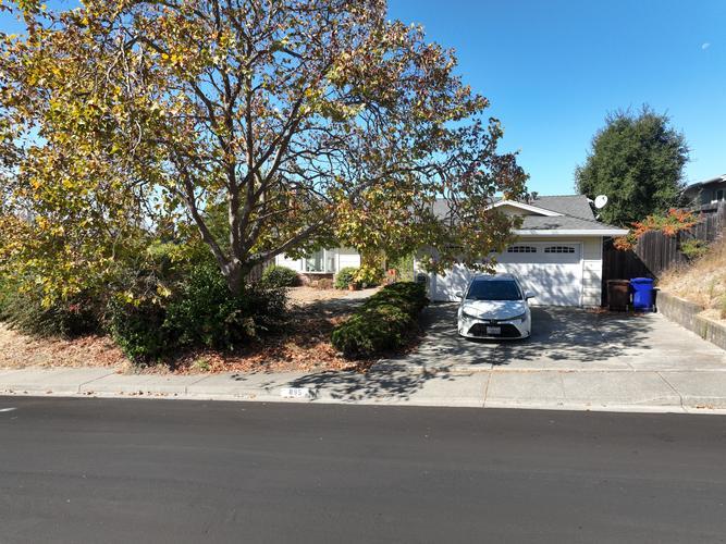 Coral Dr, Rodeo, CA 94572