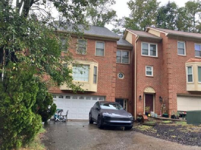 Dunwoody Creek Cir, Sandy Springs, GA 30350