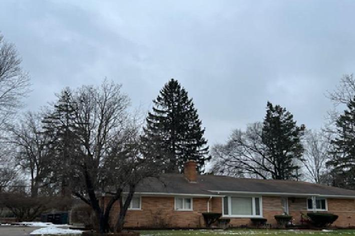 Rainbow Cir, Lathrup Village, MI 48076