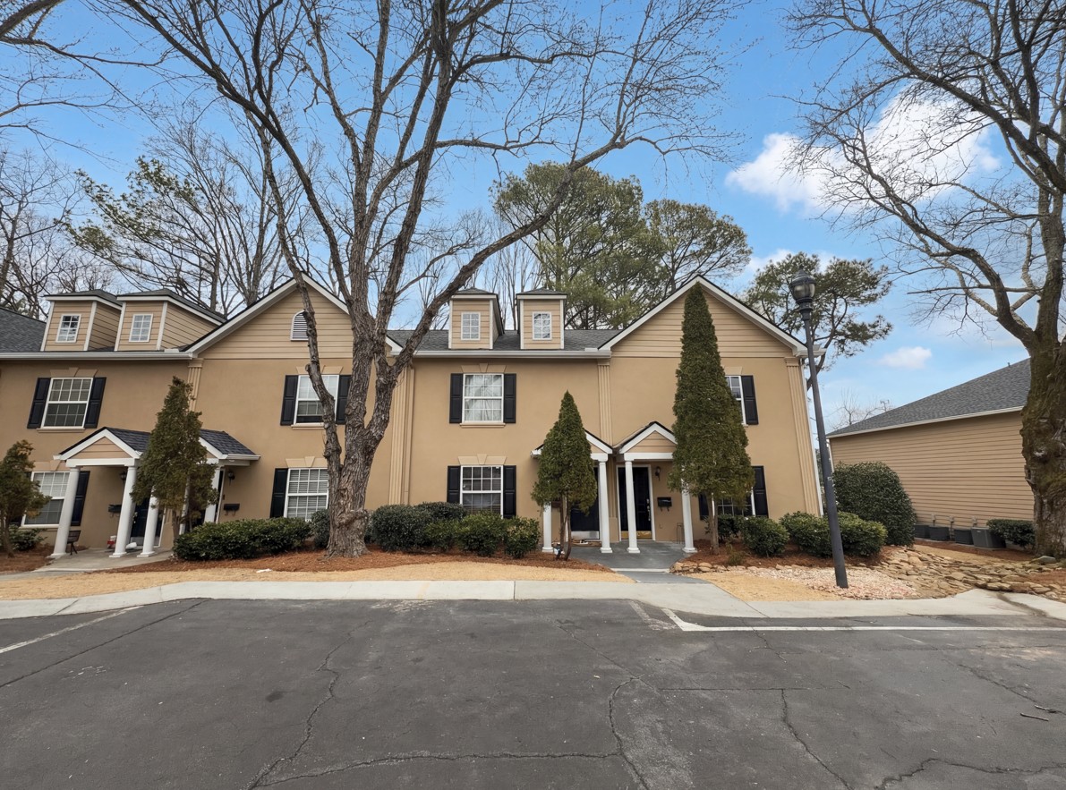 Brighton Pt, Sandy Springs, GA 30328