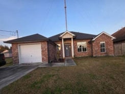 Single Family 4BR 2BA - 3210 ELMWOOD PARK DR, New Orleans, LA