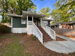 Single Family 3BR 2BA - 136 Victor Cir NW, Atlanta, GA