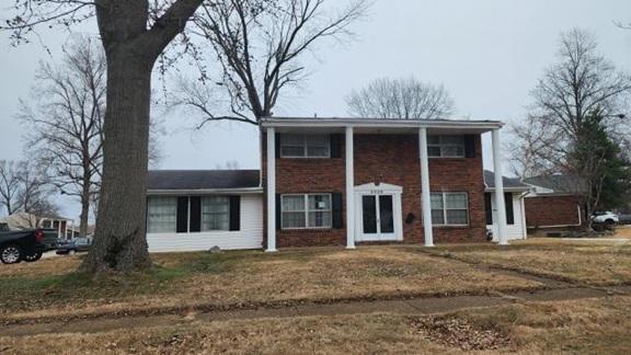 Hackney Dr, Florissant, MO 63033