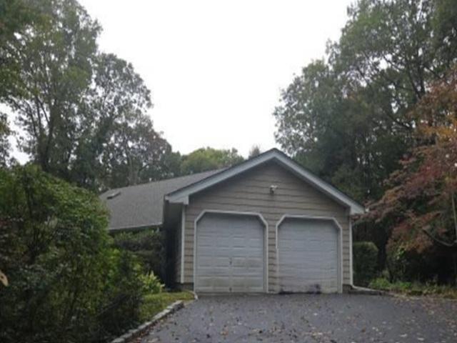 Spinning Wheel Ln, Dix Hills, NY 11746 #1