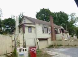 Single Family 2BR 1BA - 349 LAWN ST, Martinsburg, WV