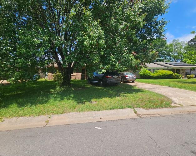 Stonehedge Rd, North Little Rock, AR 72117