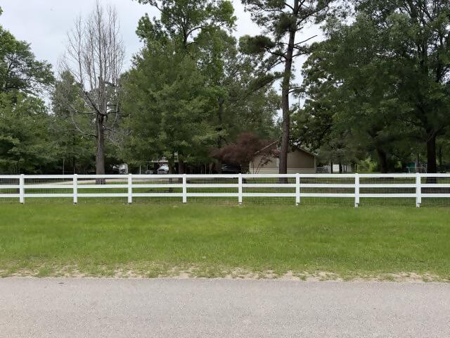 Hall Dr, Montgomery, TX 77316