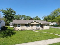 Single Family 4BR 2BA - 7936 TANEY PL, Merrillville, IN