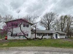 Single Family 3BR 2BA - 22096 PANORAMA DR, Carlyle, IL