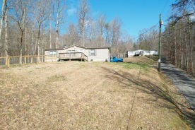 Mobile Home 3BR 2BA - 904 INDIAN GAP RD, Sevierville, TN