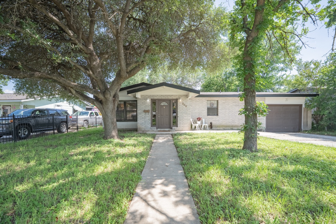 Edge Ave, San Antonio, TX 78223 #1