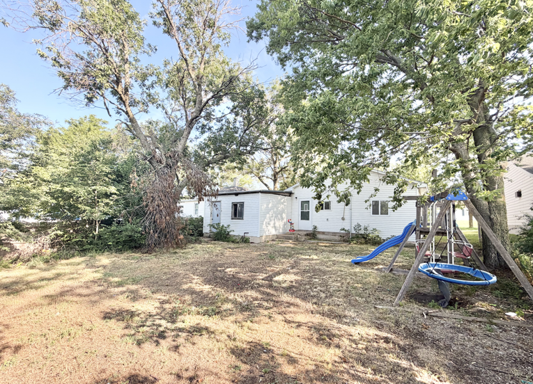 Saline St, Blue Hill, NE 68930 #1