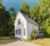 Single Family 2BR 1BA - 15 HOPE CT, West Warwick, RI