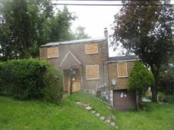 Single Family 3BR 1BA - 102 GROVE RD, Verona, PA