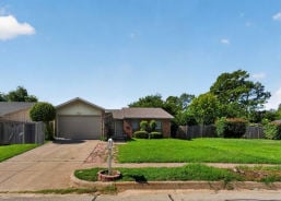 Single Family 3BR 2BA - 7700 ACAPULCO RD, Fort Worth, TX