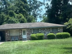 Single Family 3BR 1BA - 227 COUNTRY CLUB DR, Natchez, MS