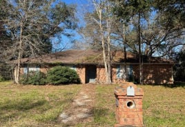 Single Family 3BR 2BA - 676 CHURCH ST, Raceland, LA
