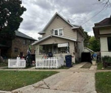 Single Family 4BR 2BA - 109 N THOMPSON ST, Jackson, MI