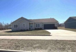 Single Family 3BR 2BA - 18 IVY TER, Garnett, KS