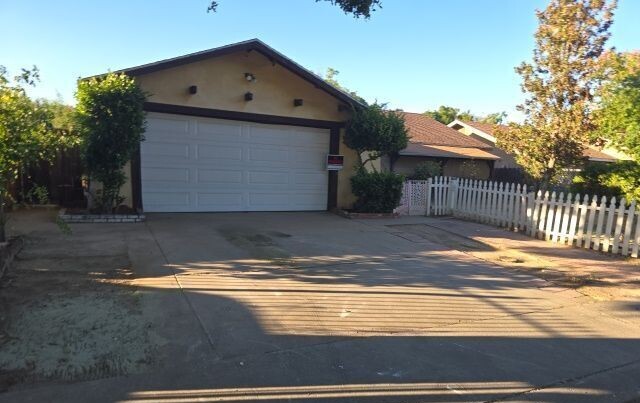 Harlan Way, Modesto, CA 95354