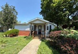 Single Family 2BR 1BA - 2012 Roblee Ave, Murphysboro, IL
