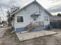 Single Family 2BR 2BA - 320 W 23RD AVE, Torrington, WY
