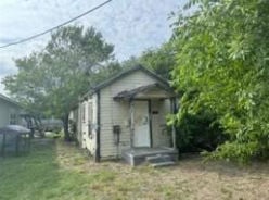 Single Family 2BR 1BA - 712 PARKÂ AVE, Sinton, TX