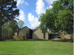 Single Family 4BR 2BA - 910 EVERGREEN DR, Friendswood, TX